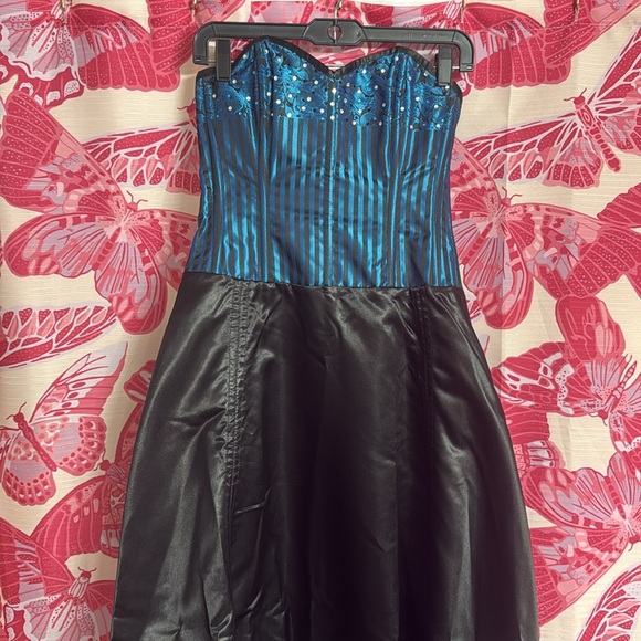 Corset Dress - Picture 3 of 7